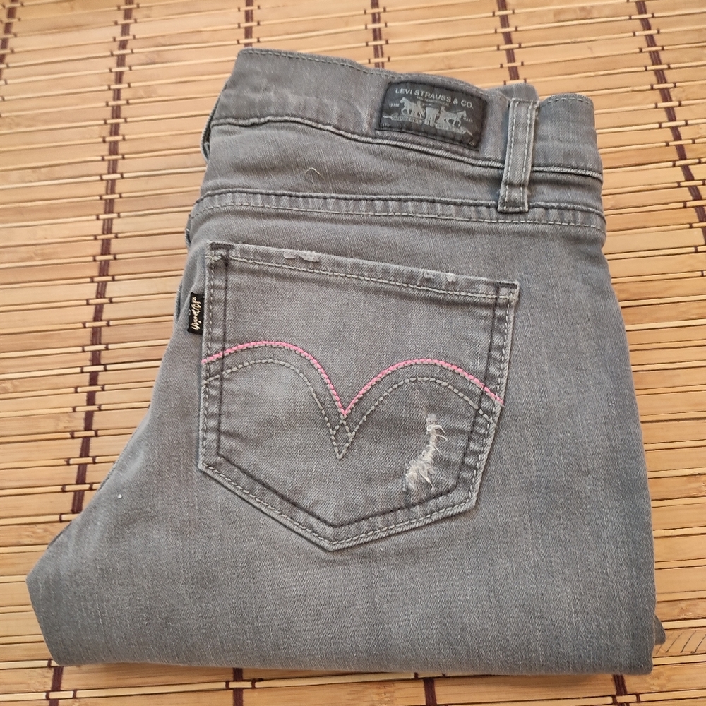 Levis "genuinely made" skinny distressed jeans size 3m